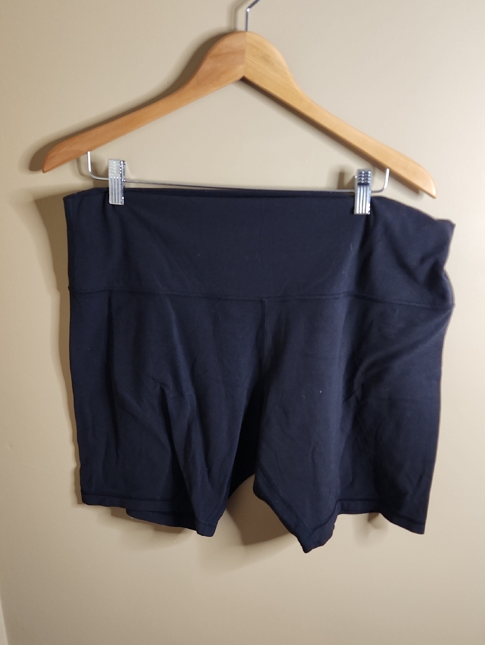 Lululemon Clip-In Short in Black. Size 18. #W7B70S